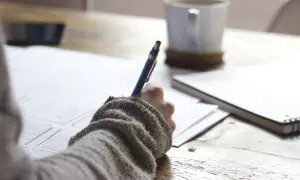 Jak napisać książkę fantasy: najważniejsze kroki i porady dla pisarzy