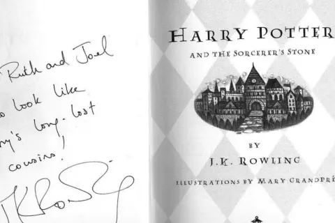 Dedykacja w książce "Harry Potter" dla Ruth i Joela, którzy wyglądają jak kuzyni Harry'ego.