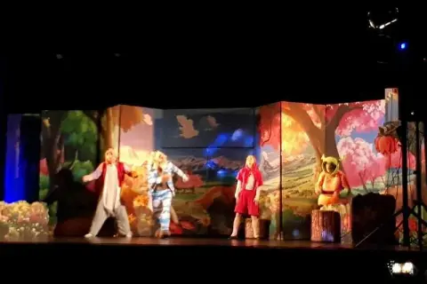Shrek baśń o tolerancji – jak spektakl zmienia postrzeganie dzieci