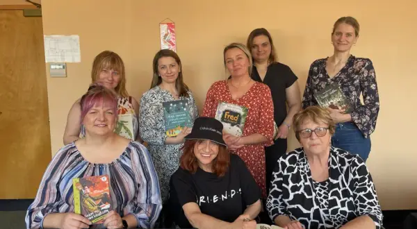 Najlepsi autorzy książek dla młodzieży, którzy zmieniają życie młodych czytelników