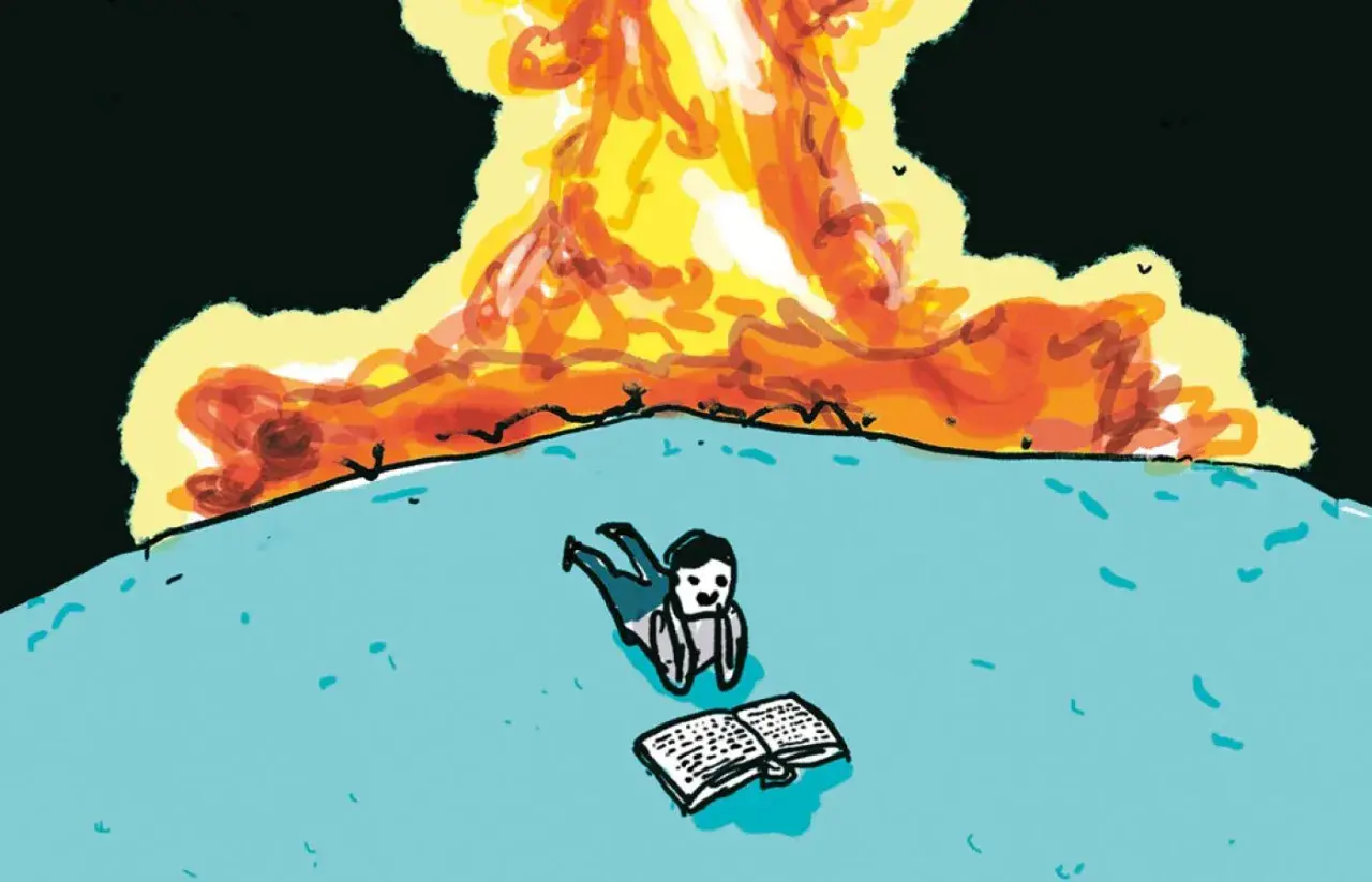 Człowiek czyta książkę na tle wybuchu. Ilustracja pokazuje, jak działa literatura Jamesa Wooda, nawet w obliczu katastrofy.